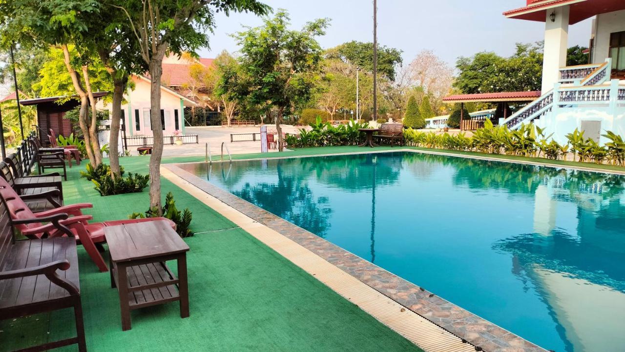 Toh Buk Seng Ayutthaya Hotel Екстер'єр фото