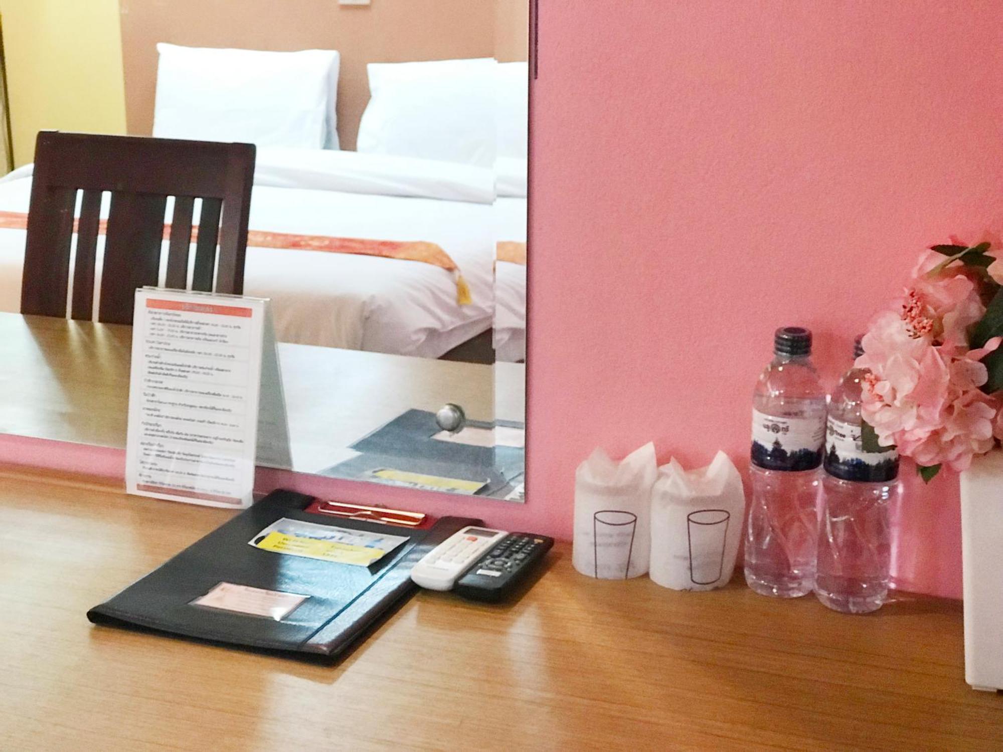 Toh Buk Seng Ayutthaya Hotel Екстер'єр фото