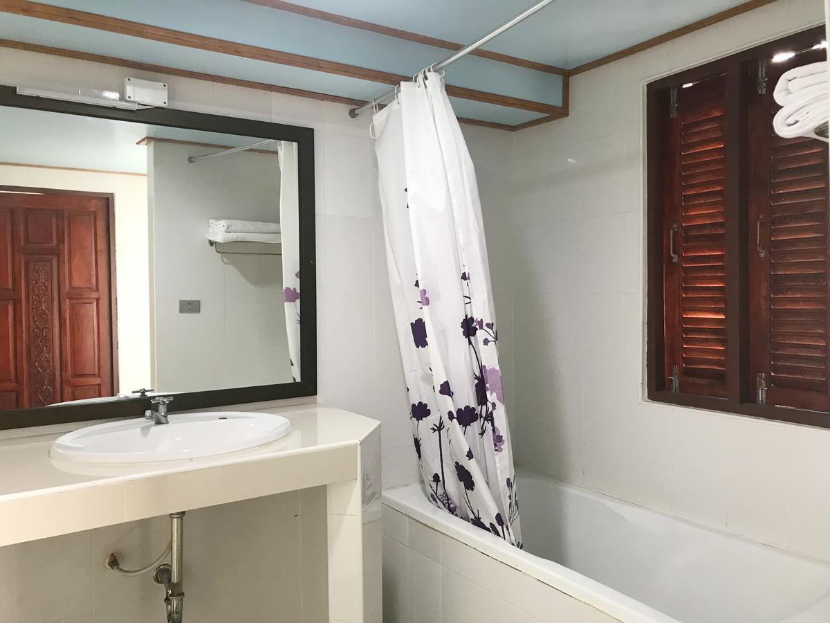 Toh Buk Seng Ayutthaya Hotel Екстер'єр фото