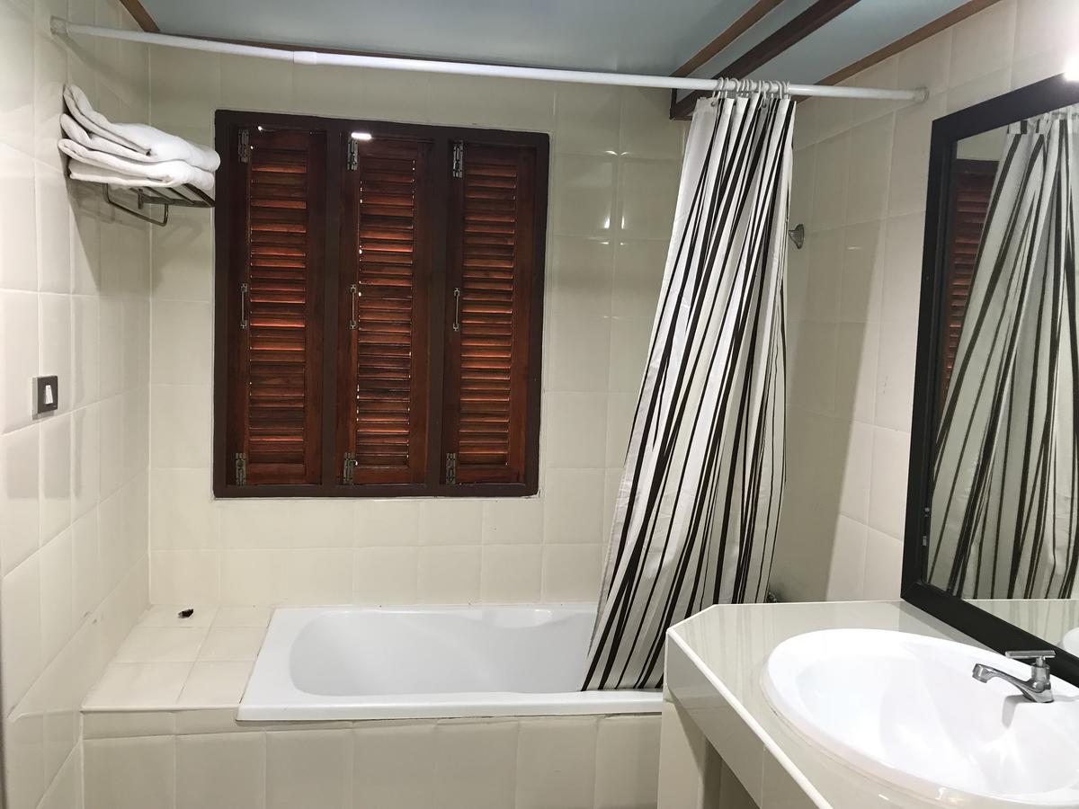 Toh Buk Seng Ayutthaya Hotel Екстер'єр фото