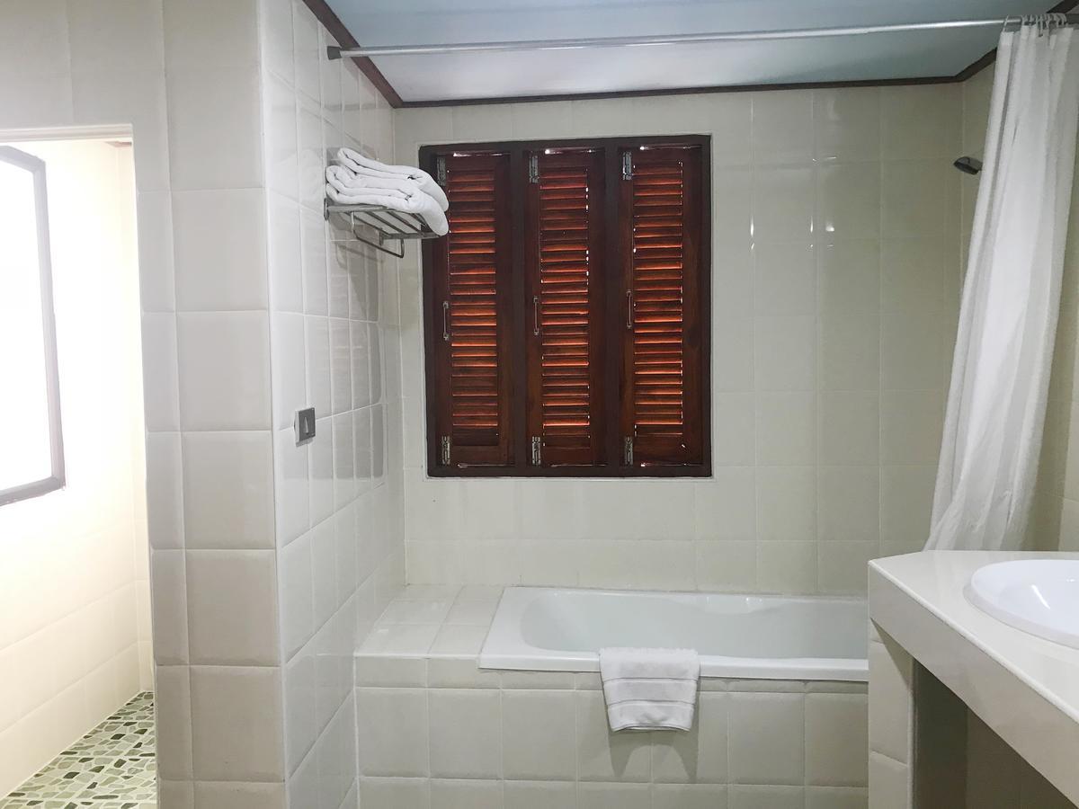 Toh Buk Seng Ayutthaya Hotel Екстер'єр фото