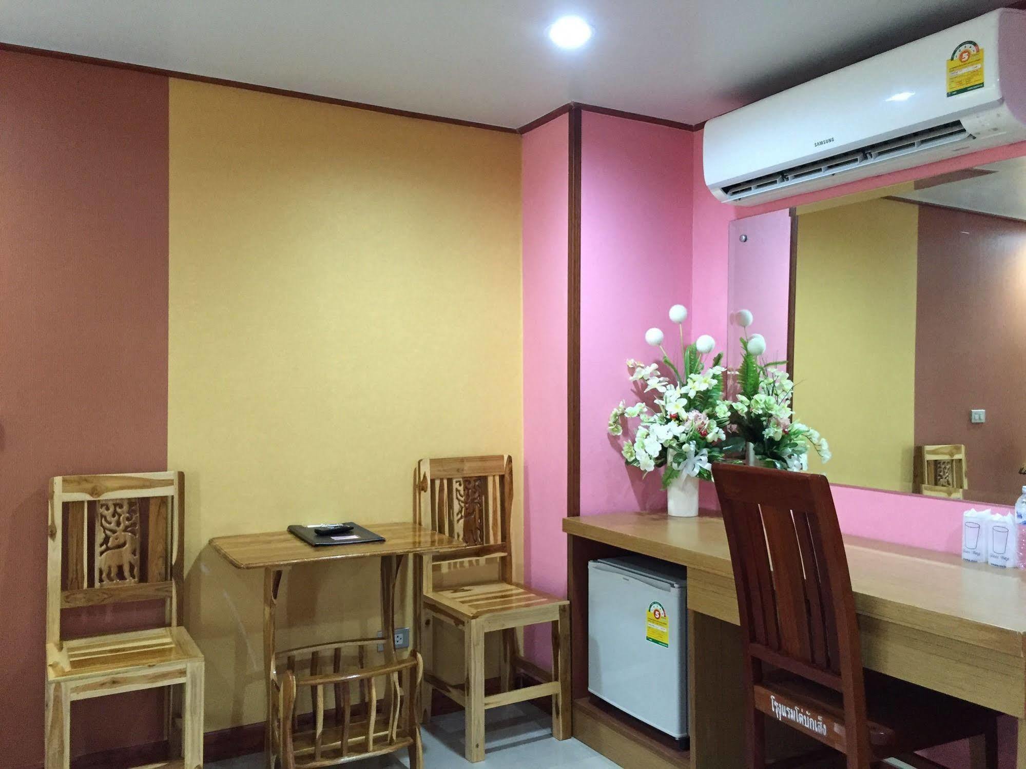 Toh Buk Seng Ayutthaya Hotel Екстер'єр фото