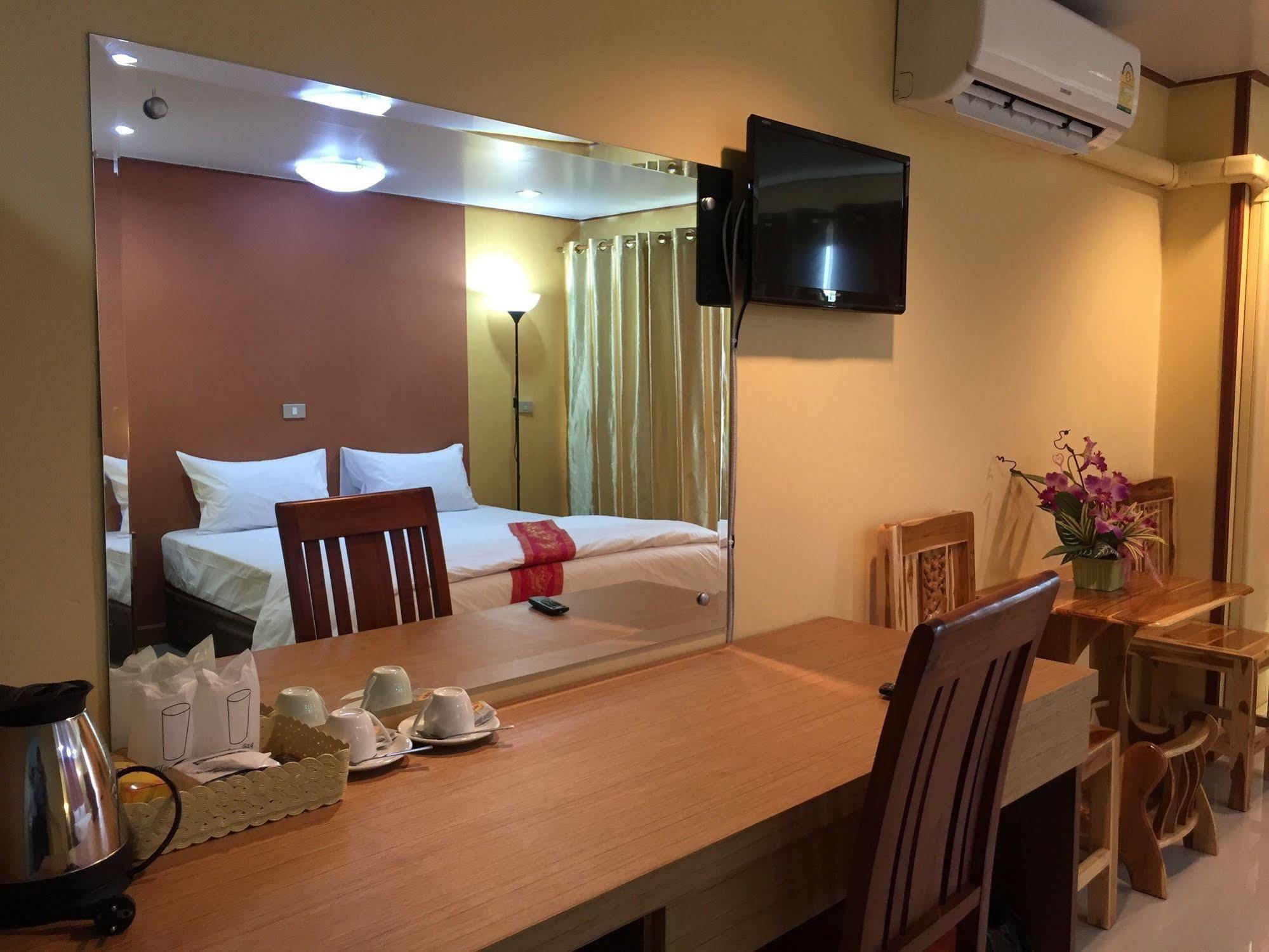 Toh Buk Seng Ayutthaya Hotel Екстер'єр фото