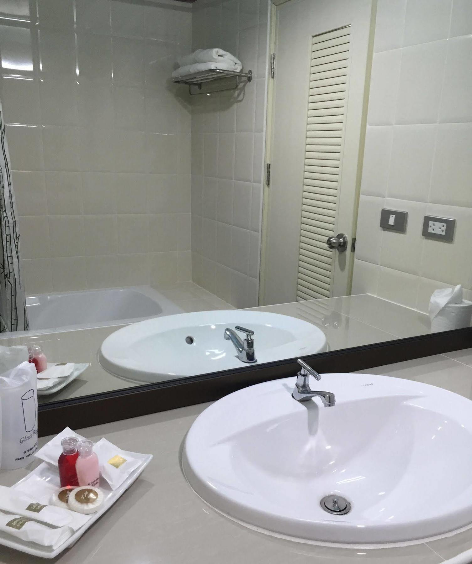 Toh Buk Seng Ayutthaya Hotel Екстер'єр фото
