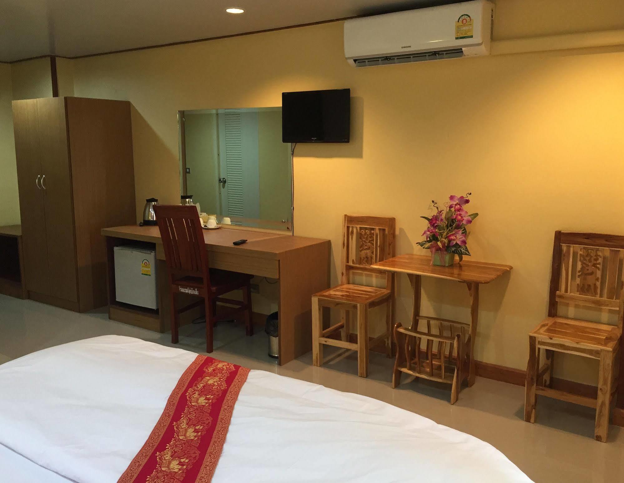 Toh Buk Seng Ayutthaya Hotel Екстер'єр фото