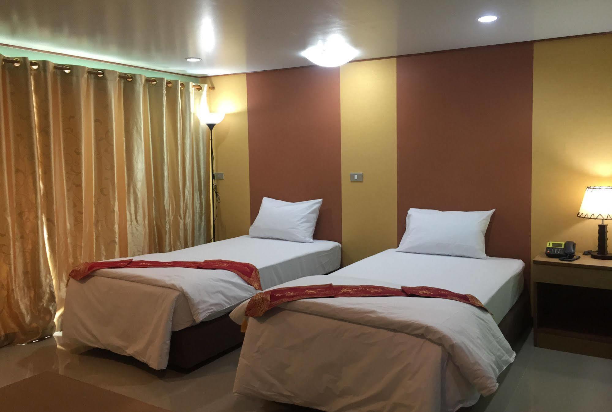 Toh Buk Seng Ayutthaya Hotel Екстер'єр фото